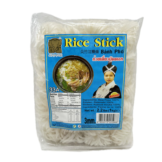 Chang Rice Stick Banh Pho 3mm. ก๋วยเตี๋ยวมัดตอกตราช้าง - 2.2lbs